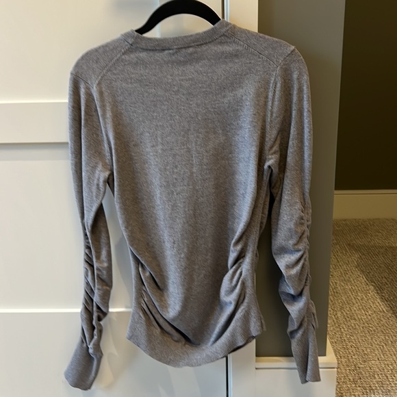 Frame size Small Gray Pullover Sweater - Picture 2 of 5